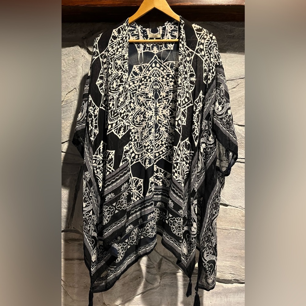 Black and White Kimono Cardigan